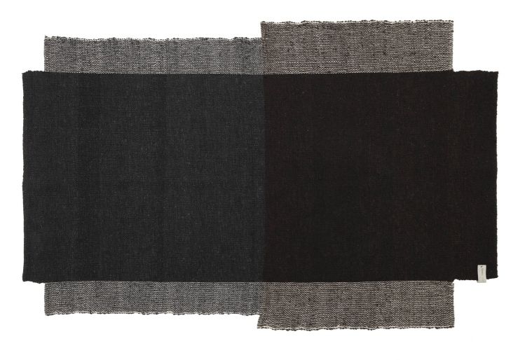 Nobsa Teppich, kleines Modell, Verkehrsgrau/Graubraun: Detailaufnahme des gewebten Teppichs mit Farbverlauf.