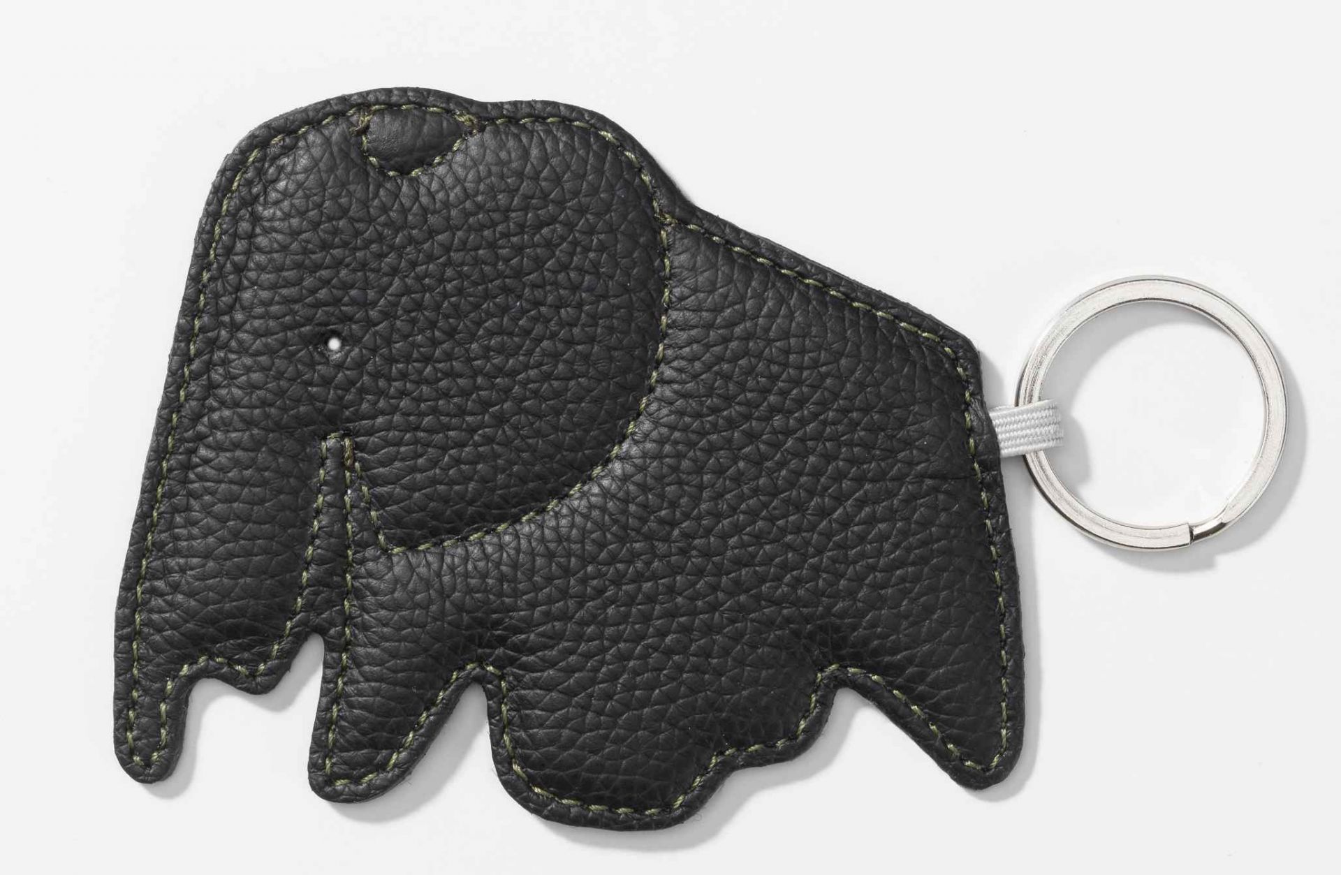 Schwarzer Elefanten-Schlüsselanhänger aus Leder mit silbernem Schlüsselring. Dekorativer Anhänger für Schlüsselbund.