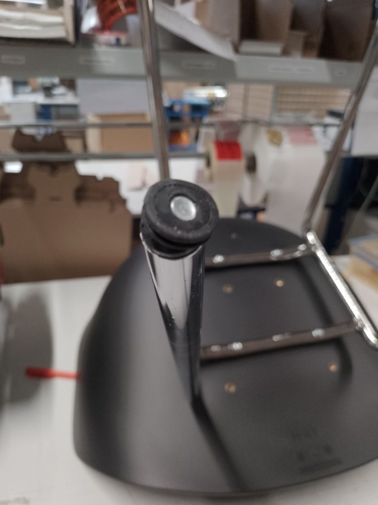 About A Chair AAC26 / AAC 26 Stuhl CHROM / SCHWARZ 2.0 Hay MÄNGELEXEMPLAR