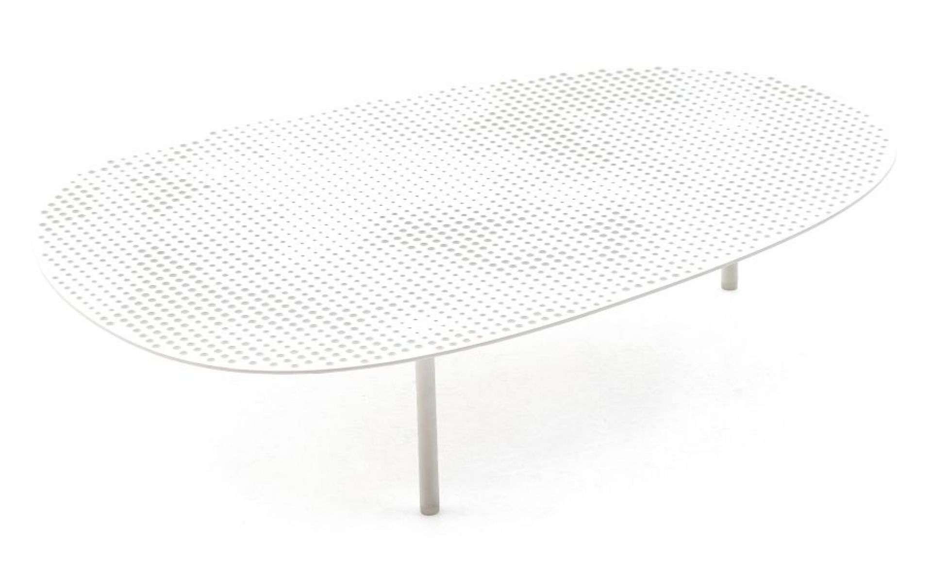 Weißer Cloud Tisch von Moroso mit perforierter Tischplatte und drei Beinen.
