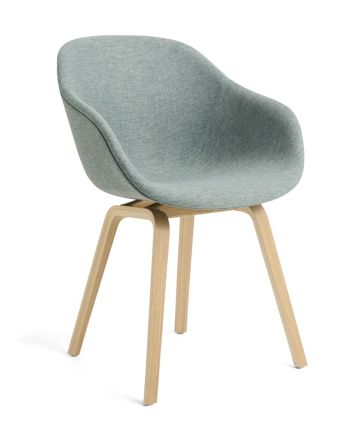 About a Chair AAC223 Stuhl von Hay mit hellblauem Stoffbezug und Holzgestell. Designstuhl für Wohnzimmer.