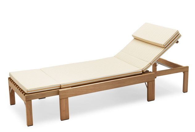 Riviera Cushion Sitzkissen für Sonnenliege mit gelb-weiß gestreiftem Bezug für Outdoor-Möbel.