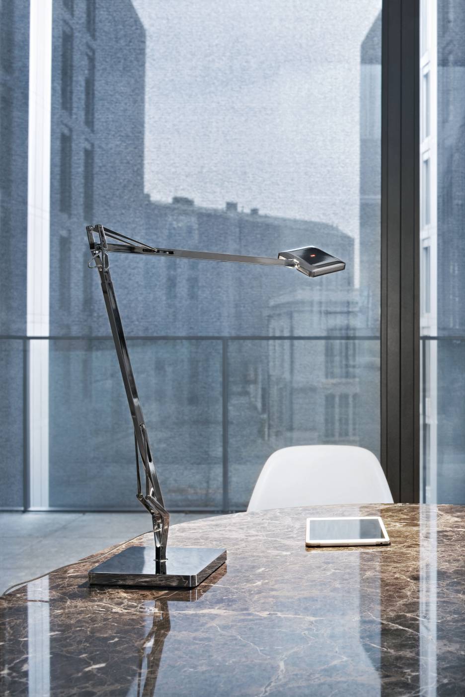 Kelvin Edge Base Tischleuchte Flos