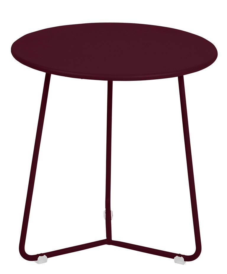 Cocotte Beistelltisch von Fermob für den Outdoor-Bereich in Bordeauxrot. Kleiner Gartentisch mit filigranem Design.