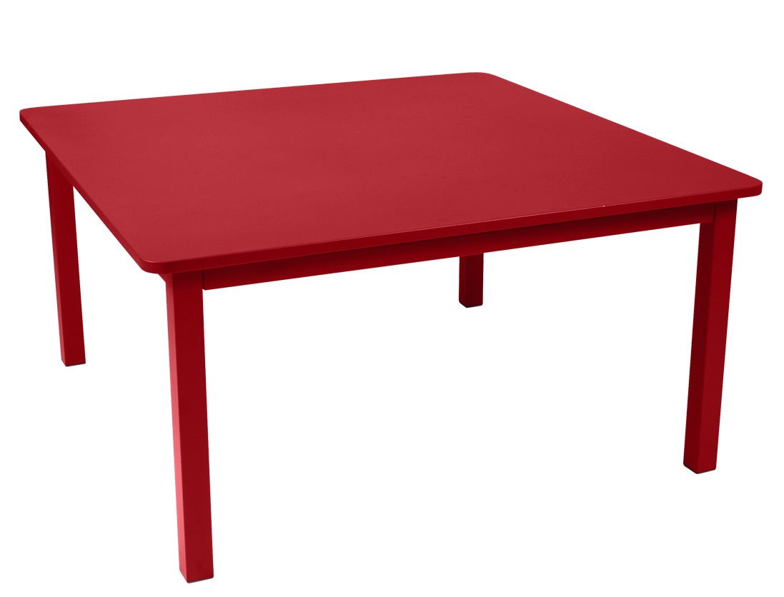 Roter, quadratischer Craft Tisch von Fermob für den Außenbereich, ideal für Garten und Terrasse.