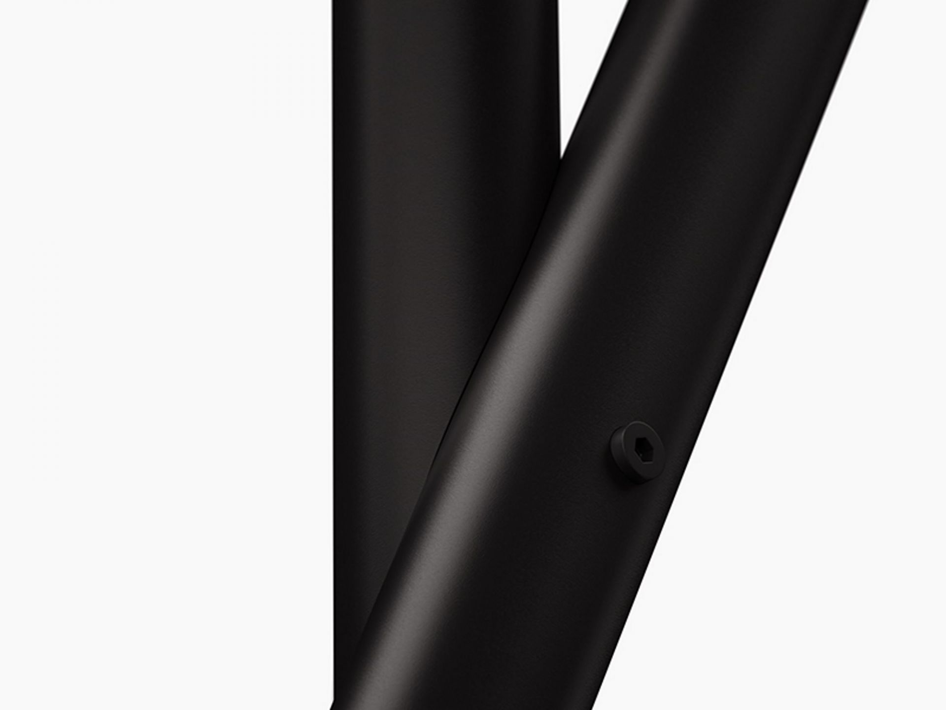 Detailaufnahme der schwarzen Hash Garderobe von New Tendency, Fokus auf Verbindungselement und minimalistisches Design.