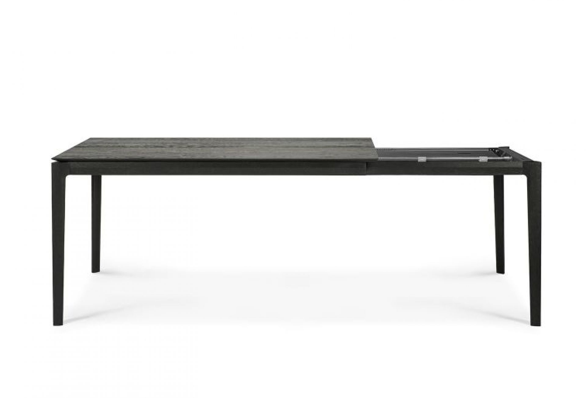 Bok Esstisch ausziehbar, Eiche Schwarz von Ethnicraft, teilweise ausgezogen, moderne Möbel.