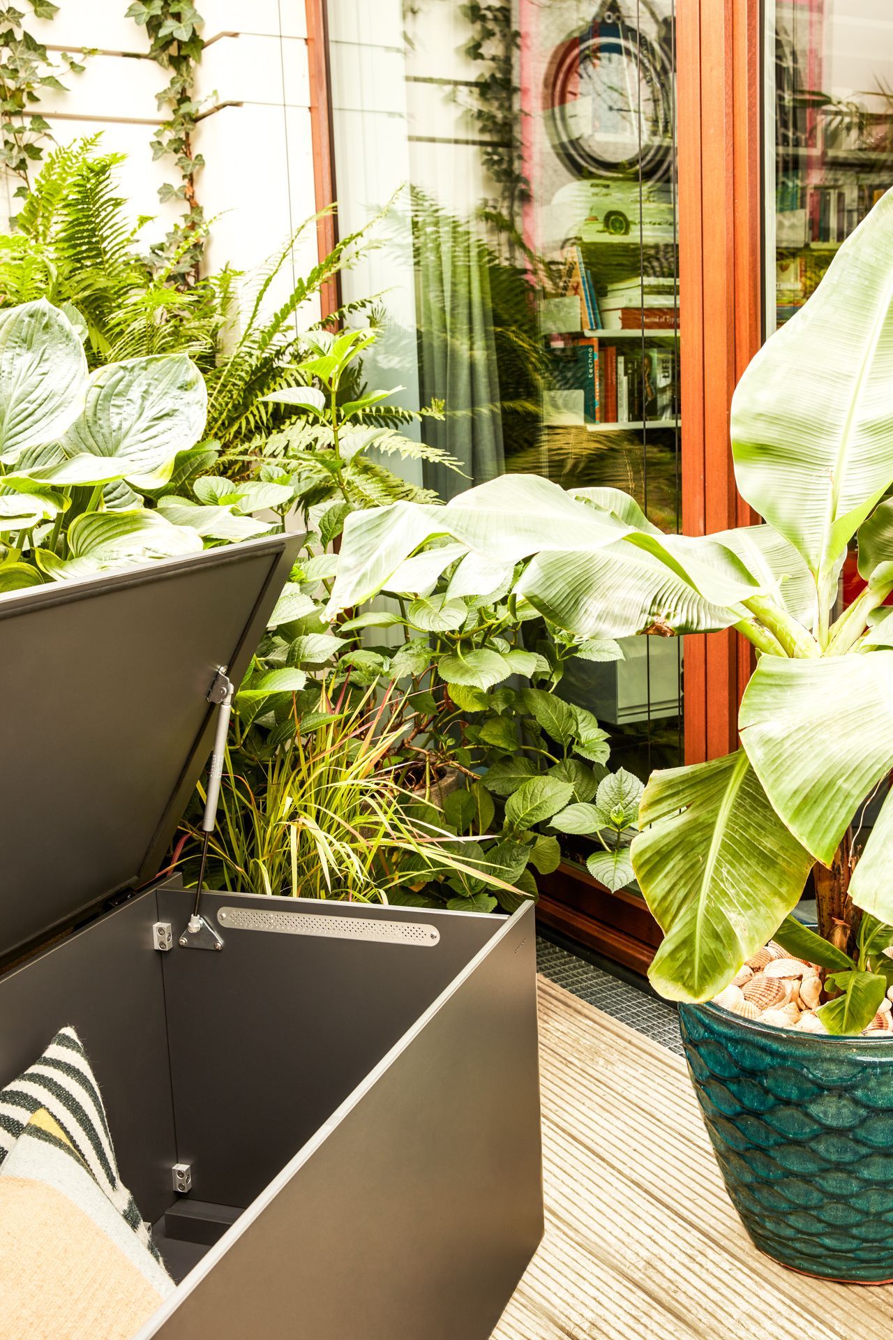 EL Pecho Kissentruhe Conmoto