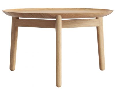 Plaisir Beistelltisch aus hellem Holz, Höhe 32 cm, mit drei Beinen und runder Tischplatte.