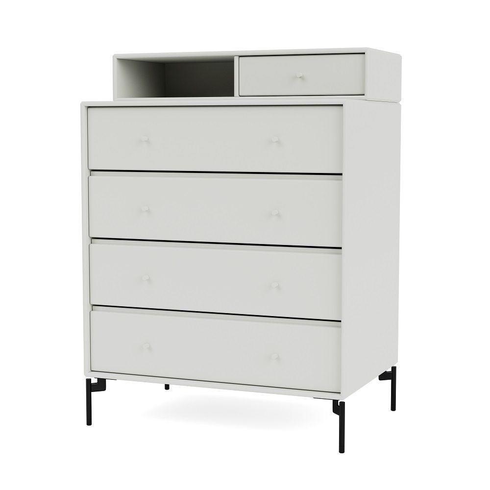 Weiße KEEP Kommode mit schwarzem Gestell, fünf Schubladen und einem Ablagefach.