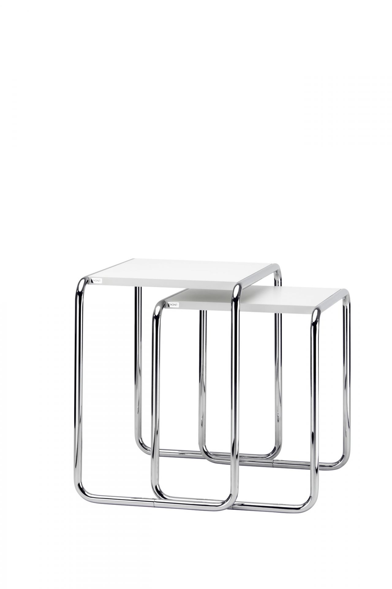 Zwei Thonet Beistelltische Set B 9 a+b in Reinweiss mit verchromtem Stahlrohrgestell.