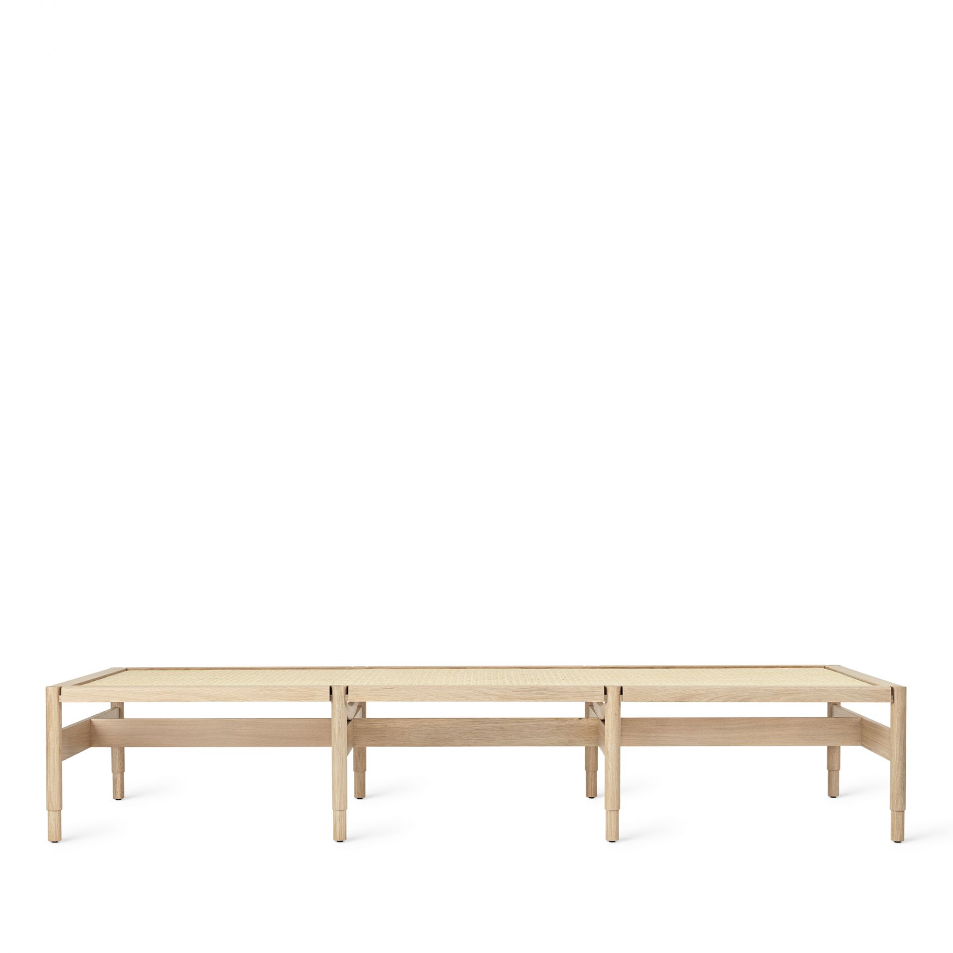 Winston Daybed Liege Mater aus hellem Holz mit Wiener Geflecht, modernes Design für Wohnzimmer.
