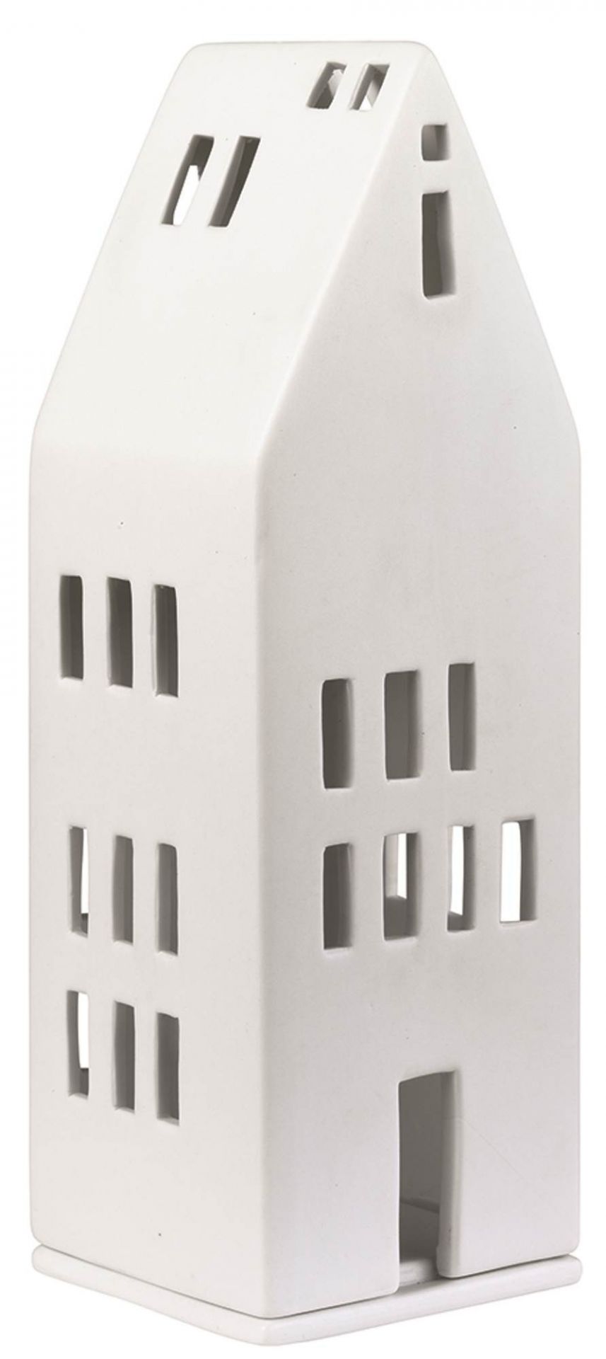 Detailaufnahme eines weißen Räder Lichthauses aus der Zuhause Sortiment Serie mit mehreren Fensteröffnungen.