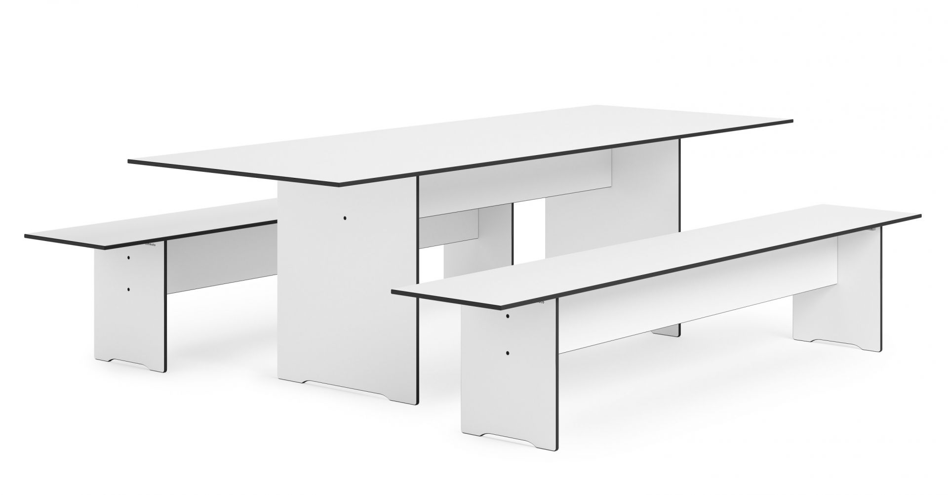 Weißer Riva Vario Tisch von Conmoto mit zwei Bänken für den Außenbereich.