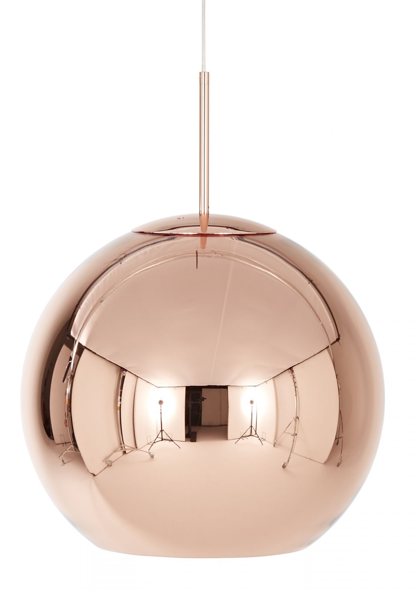 Nahaufnahme der runden Tom Dixon Pendelleuchte aus Kupfer mit LED-Beleuchtung.