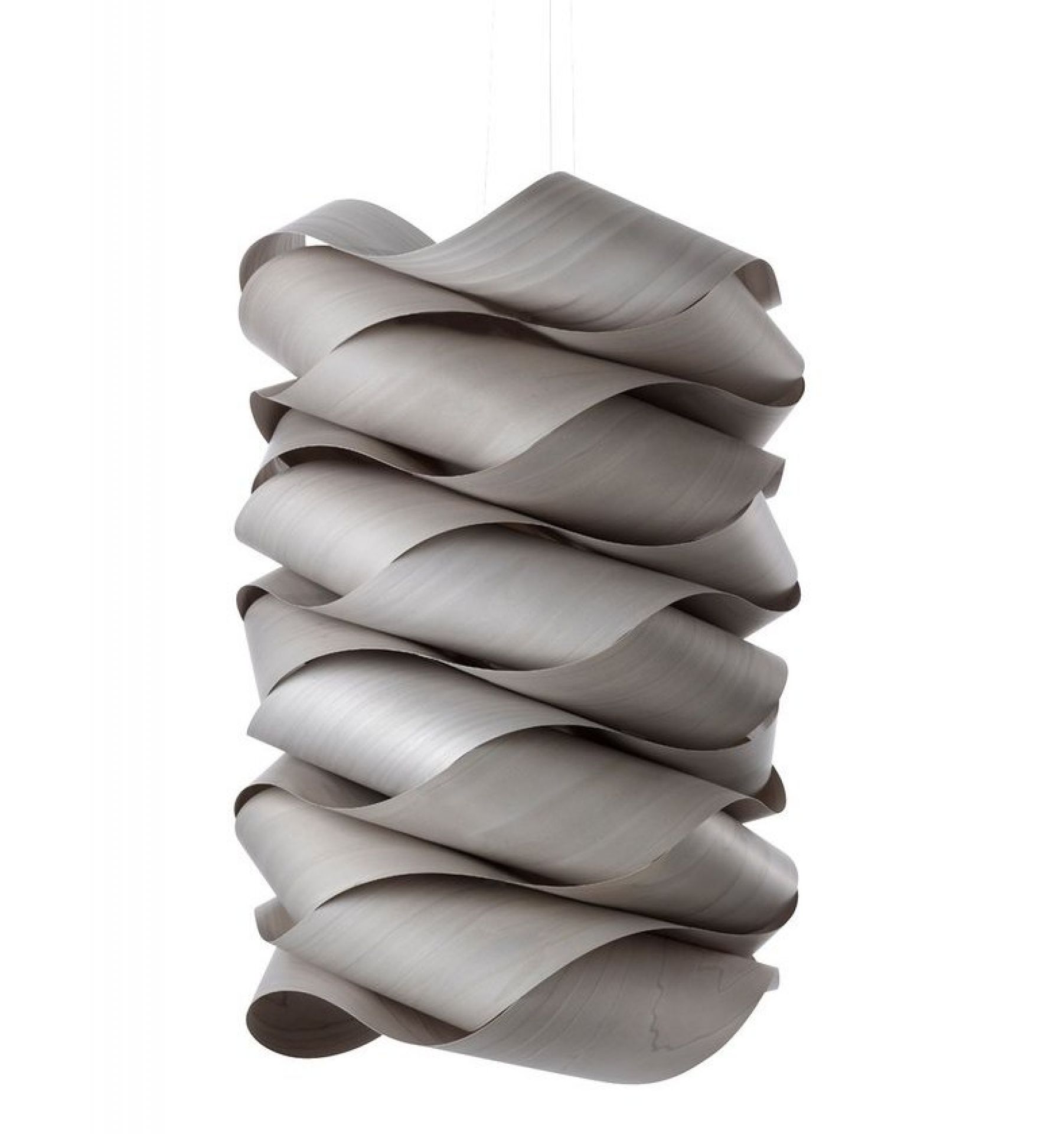 Graue Link Chain Pendelleuchte von LZF Lamps mit geschwungenen Holzfurnier-Elementen. Design Lampe.