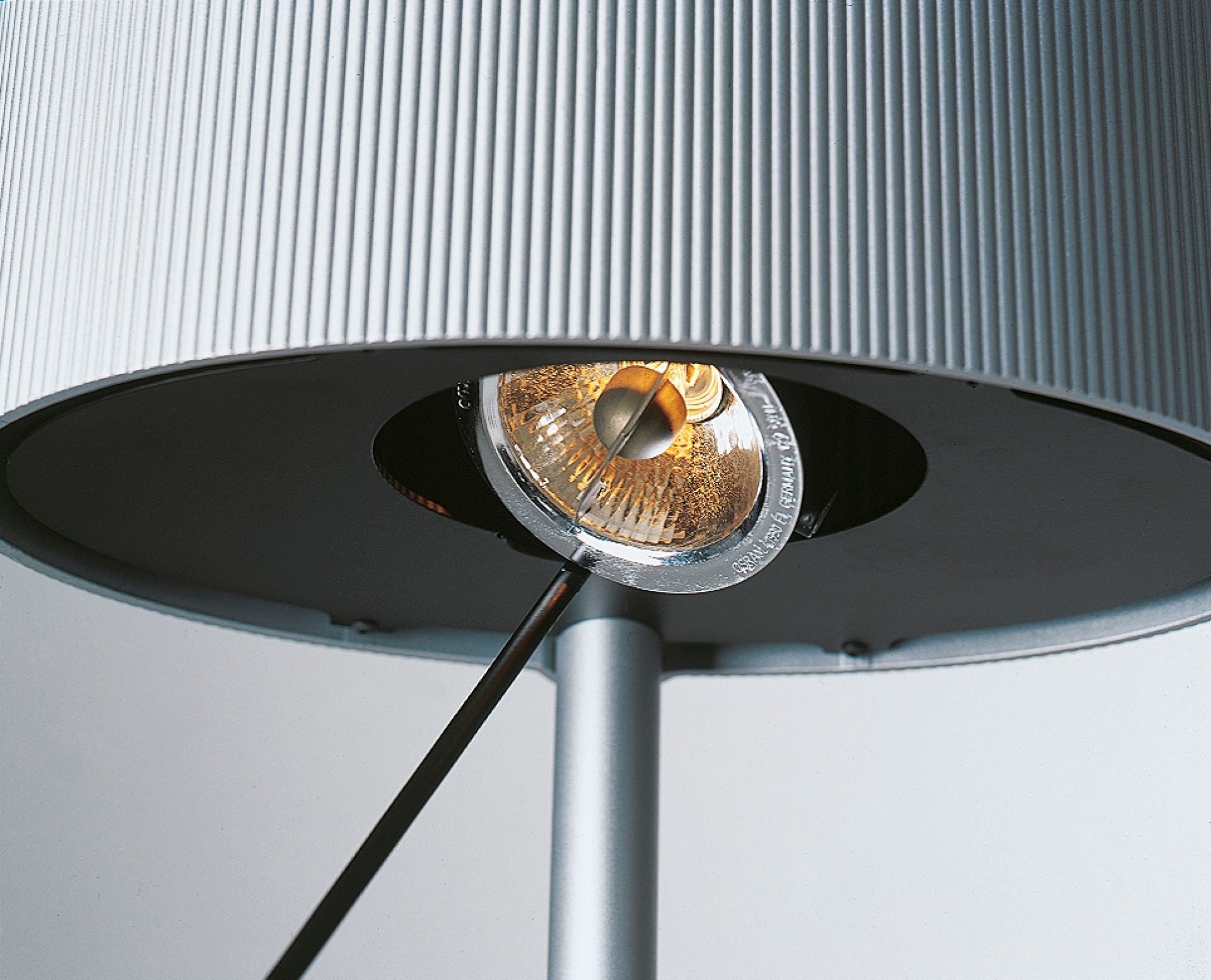 Diogenes LED Stehleuchte Belux Goldgrau