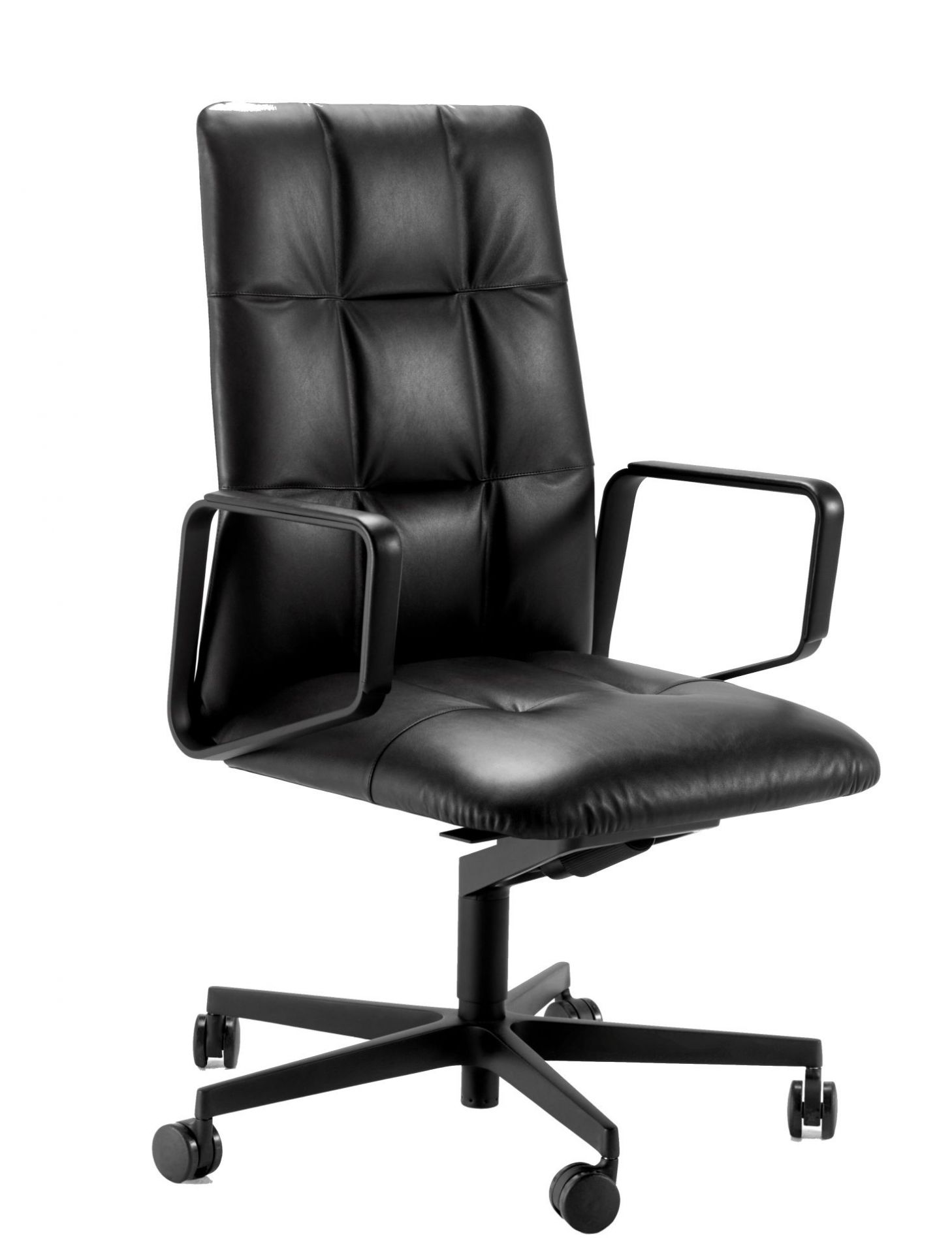 Schwarzer Leadchair Executive Soft Bürostuhl von Walter Knoll mit Lederbezug und Armlehnen.