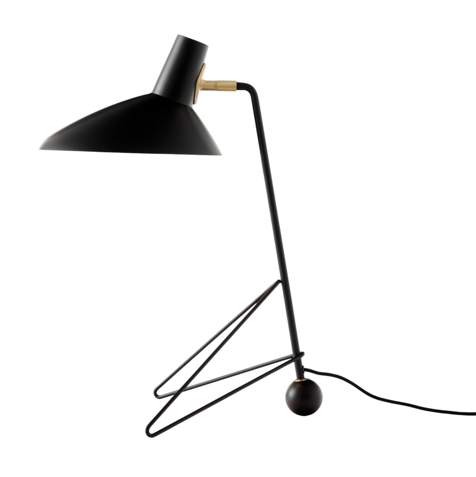 Schwarze Tripod Tischleuchte von AndTradition mit kegelförmigem Lampenschirm und filigranem, dreibeinigem Metallgestell.