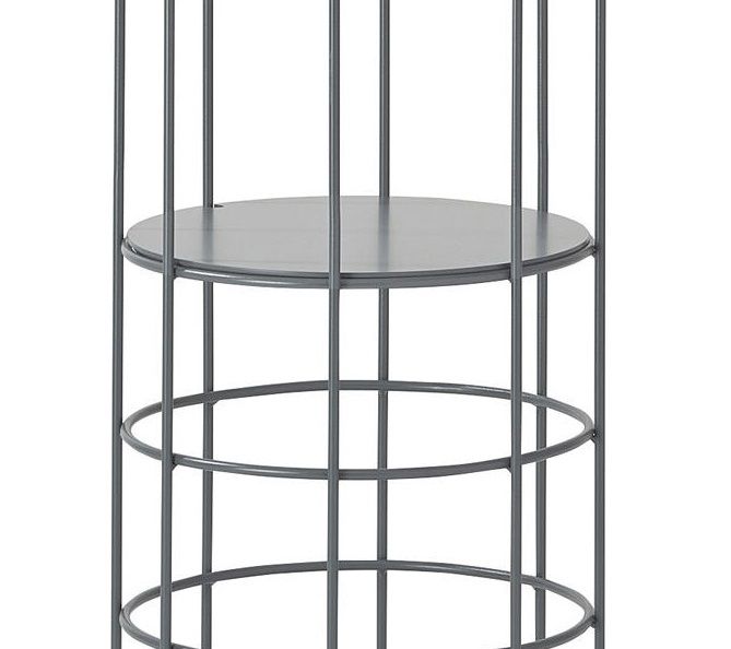 Grauer Einlegeboden für Richard Lampert Bazar Standgarderobe, runde Form, Metall, Detailansicht.