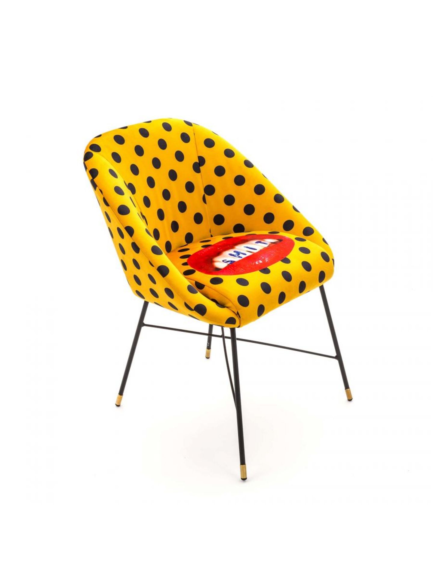 Toiletpaper Polsterstuhl Shit Seletti: Gelber Sessel mit schwarzen Punkten und rotem Lippen-Motiv für Wohnzimmer.