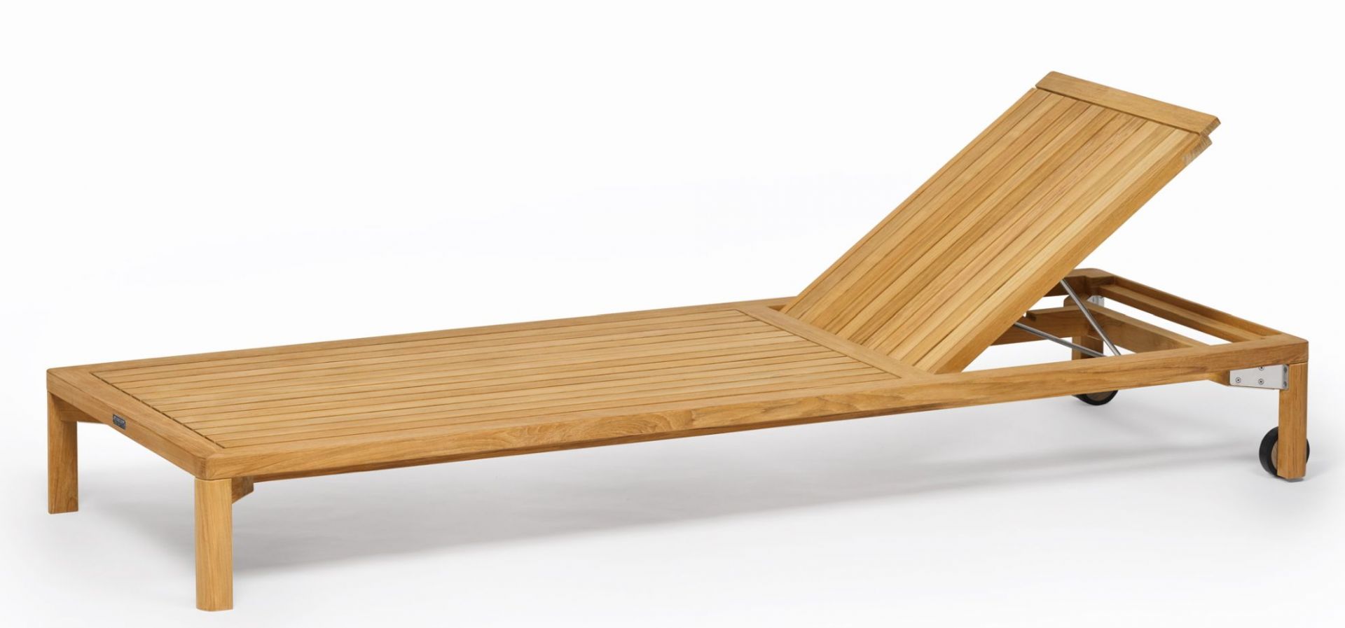 New Hampton Sonnenliege von Weishäupl aus Teakholz für den Garten und die Terrasse.