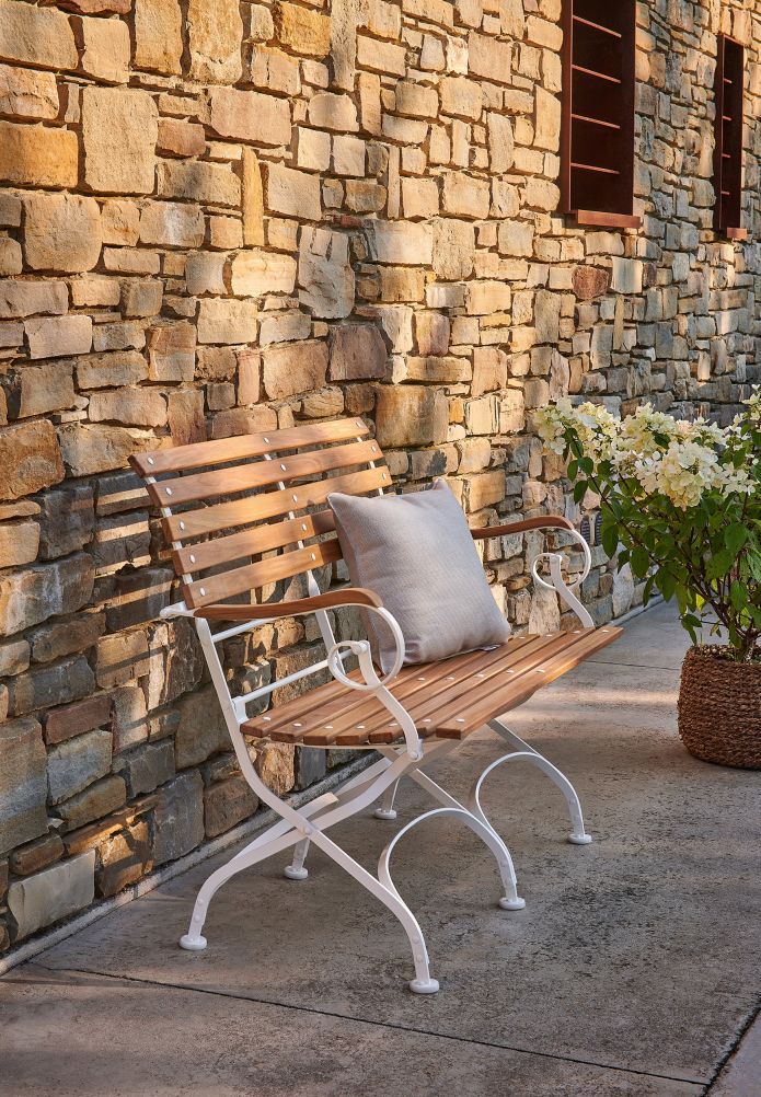 Classic 2-Sitzer Bank mit Armlehnen Outdoor Weishäupl