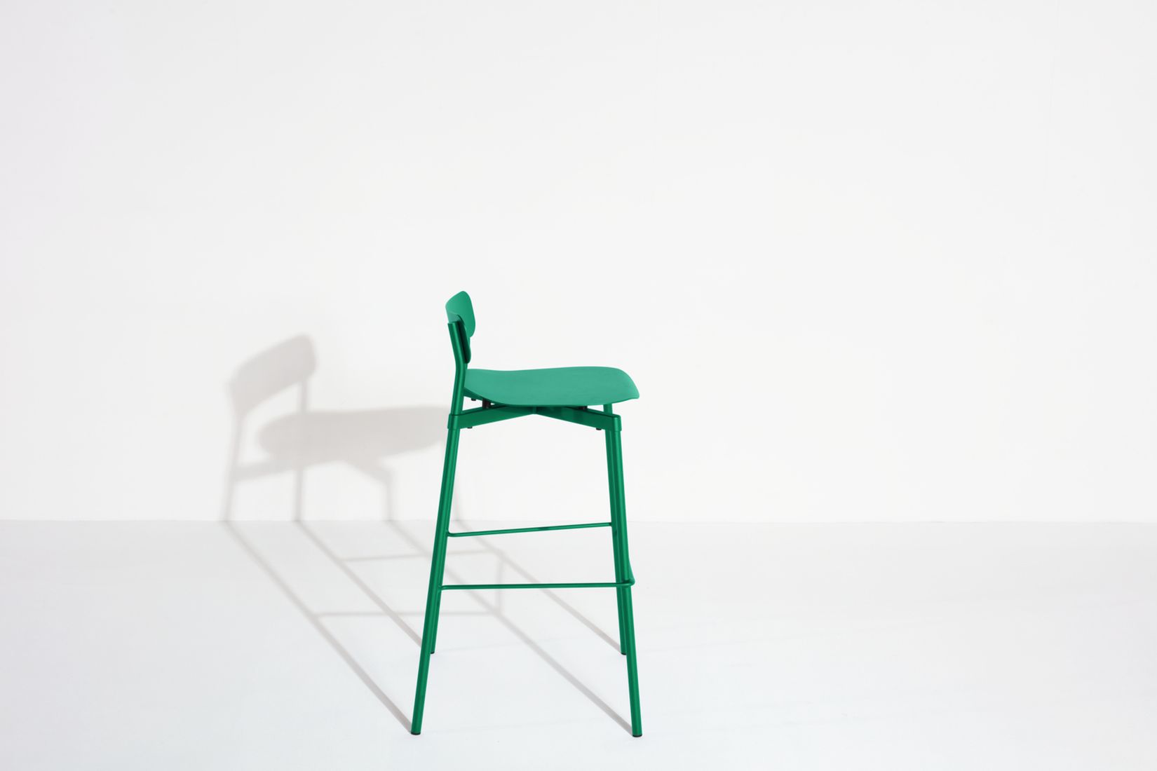 Mintgrüner Fromme Barstool Barhocker von Petite Friture, H 75 cm, für Küche oder Bar.