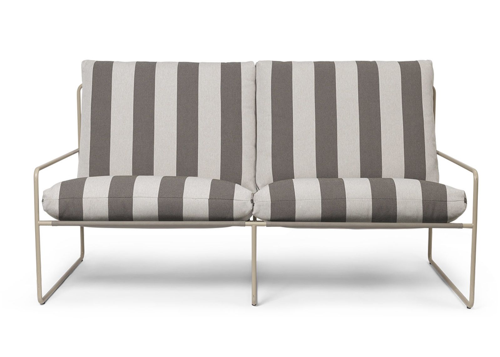 Desert 2-Sitzer Outdoor Sofa mit Streifenmuster und Cashmere-farbenem Gestell von Ferm Living. Gartenmöbel für zwei Personen.