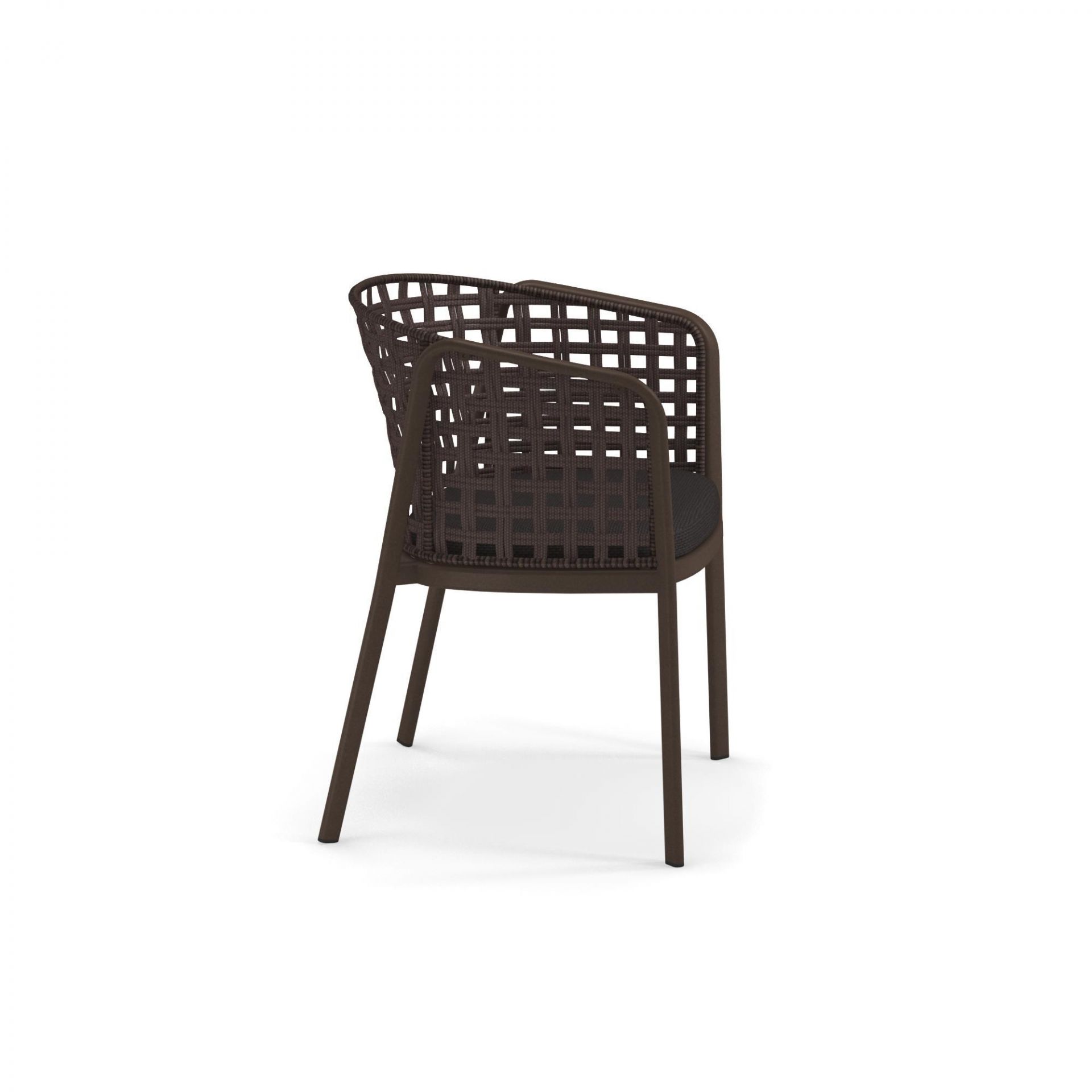 Braun geflochtener Carousel Armlehnstuhl von Emu für den Außenbereich mit dunklem Sitzkissen.