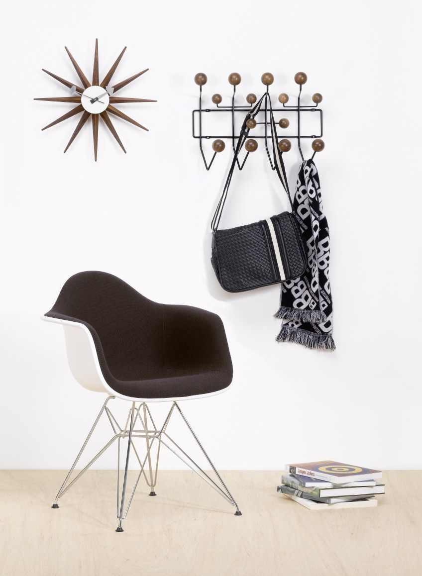 Eames Hang it all Garderobe Nussbaum natur Vitra 