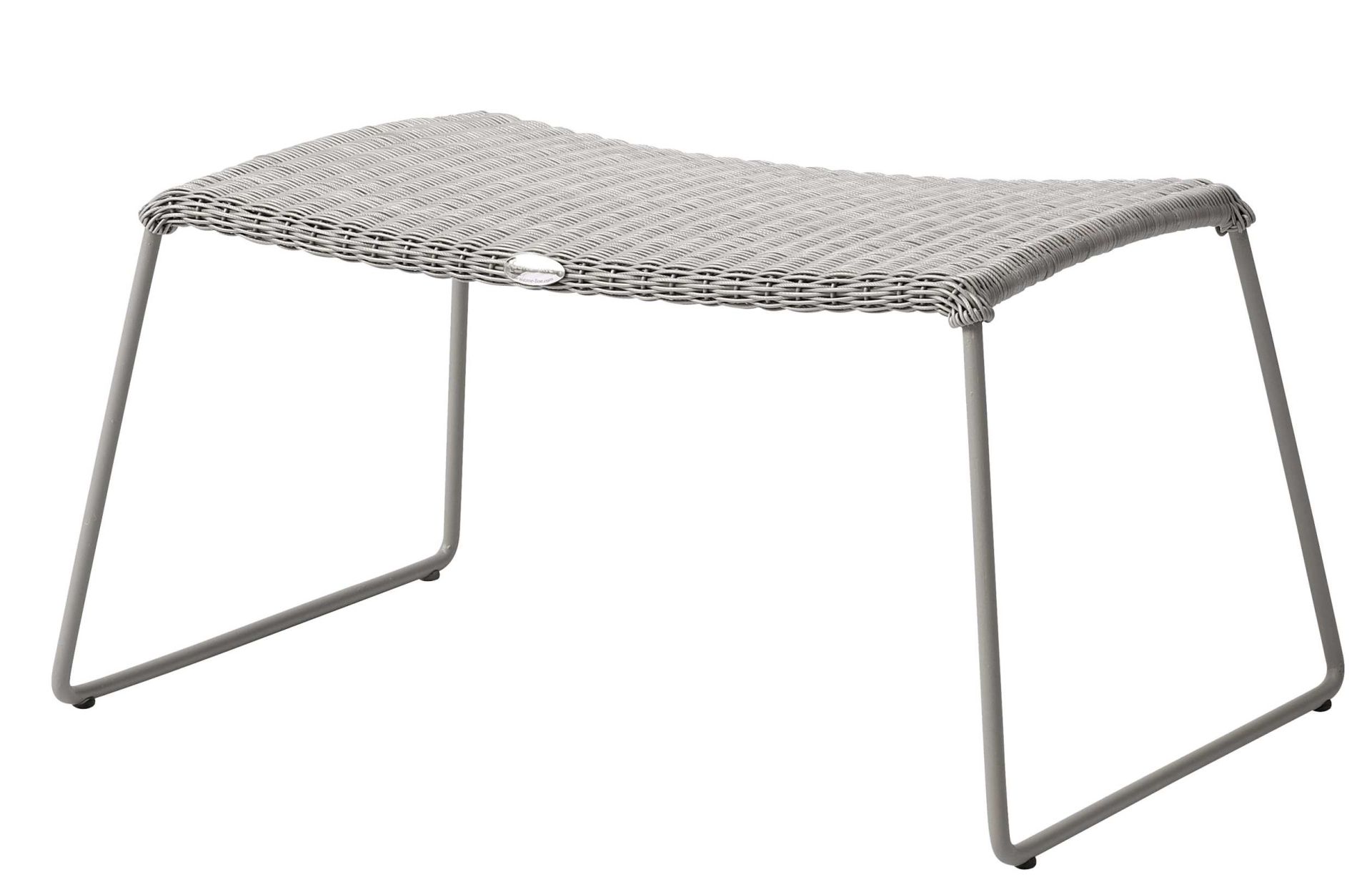 Breeze Outdoor Hocker in Taupe: Geflochtene Sitzfläche mit minimalistischem Metallgestell für Garten und Terrasse.