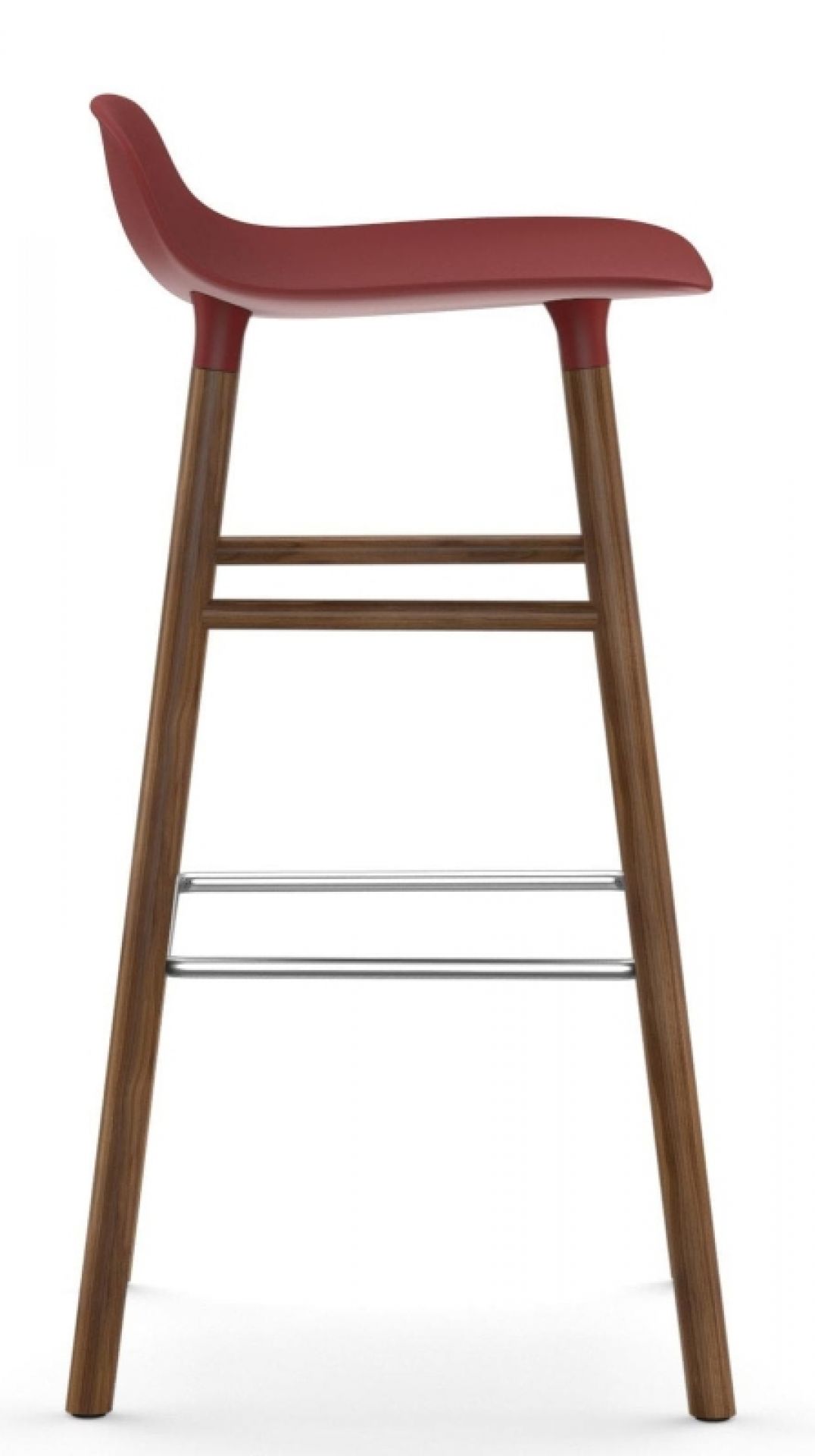 Form Barstool Barhocker von Normann Copenhagen, rote Sitzfläche, Holzbeine und Fußstütze aus Metall.
