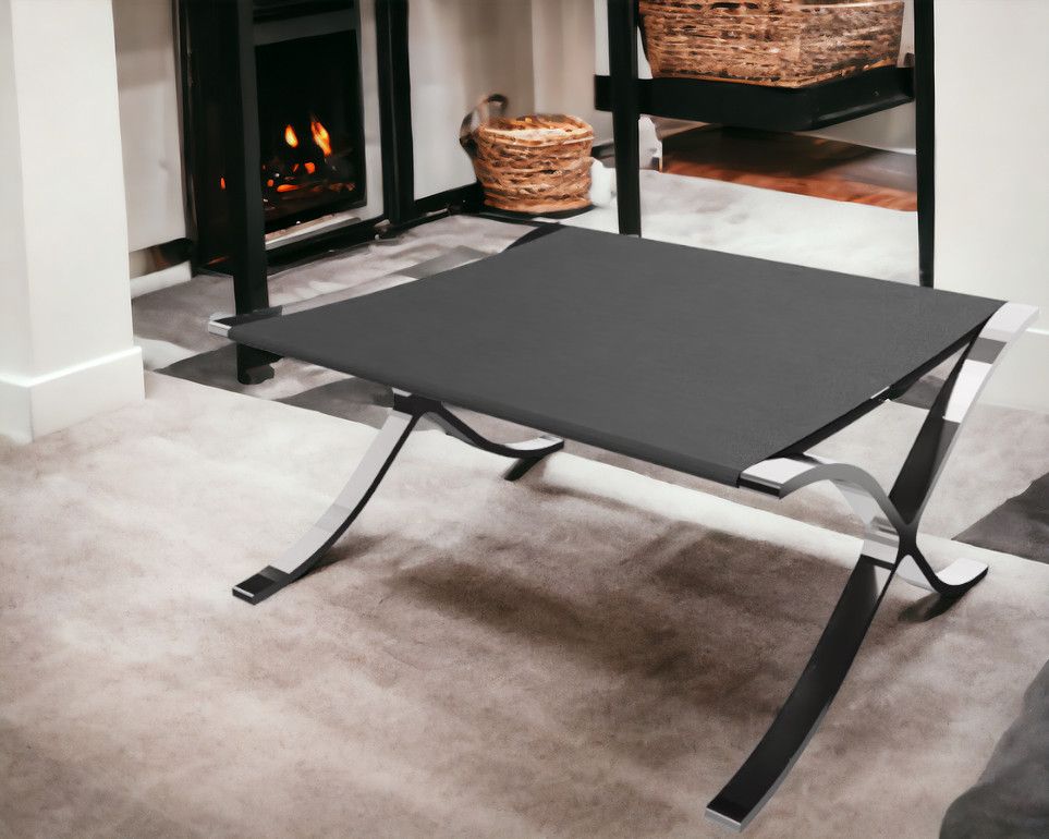 Barcelona Hocker mit schwarzem Leder von Knoll International. Moderner Hocker für Wohnzimmer und Lounge.