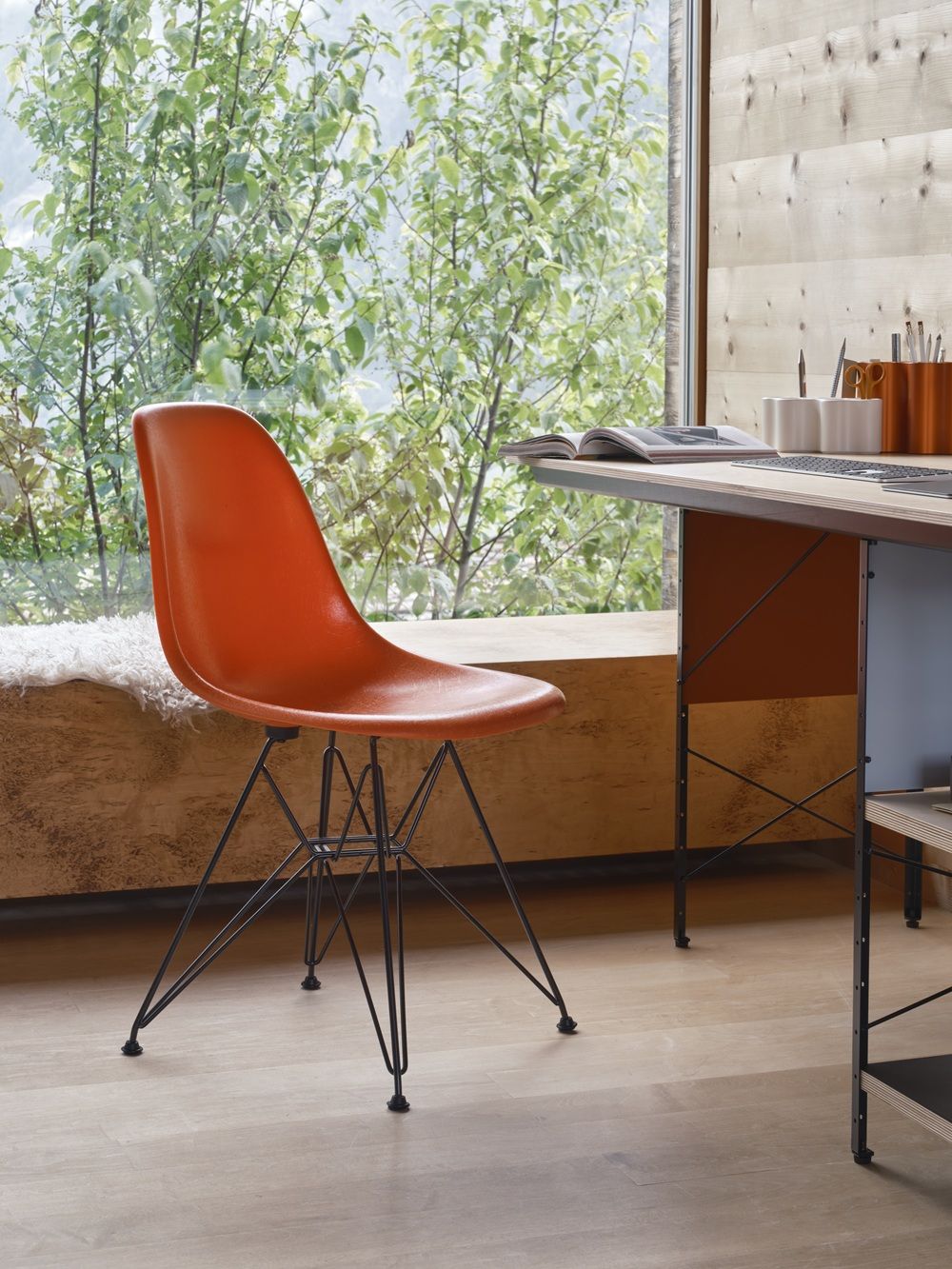 Eames Desk Schreibtisch Unit EDU + gratis Eames Fiberglas Stuhl Vitra