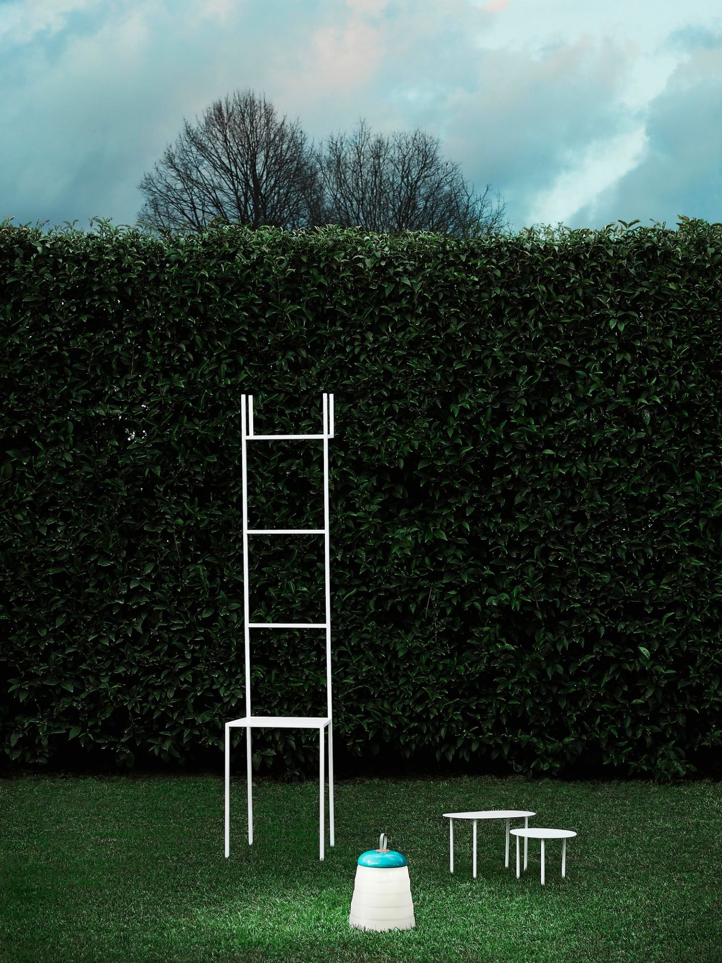 Cri Cri Tischleuchte von Foscarini, grüne Akzentfarbe, moderne Outdoor-Lampe im Garten.