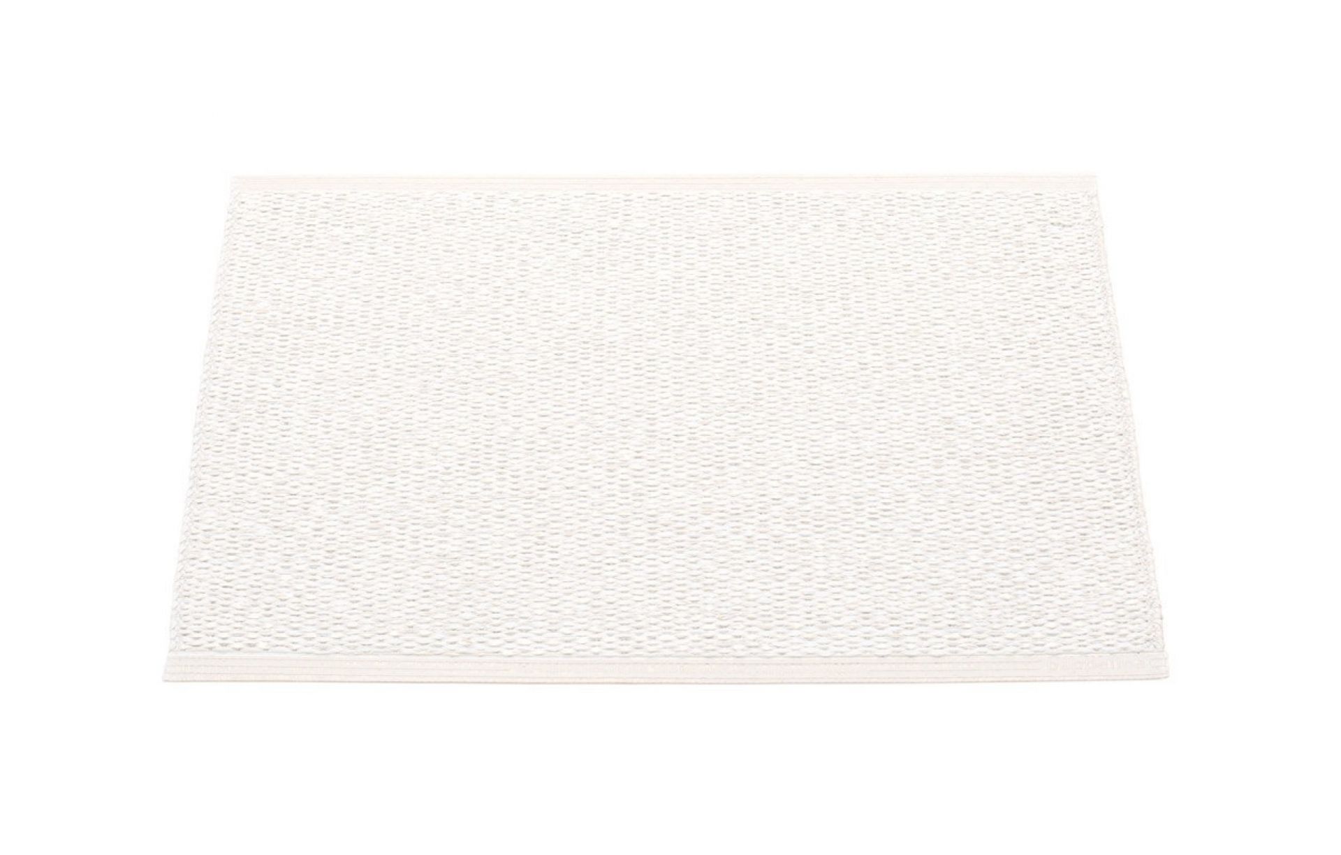 Weißer Svea Kunststoffteppich von Pappelina, 70x50 cm, für Innen- und Außenbereiche geeignet.