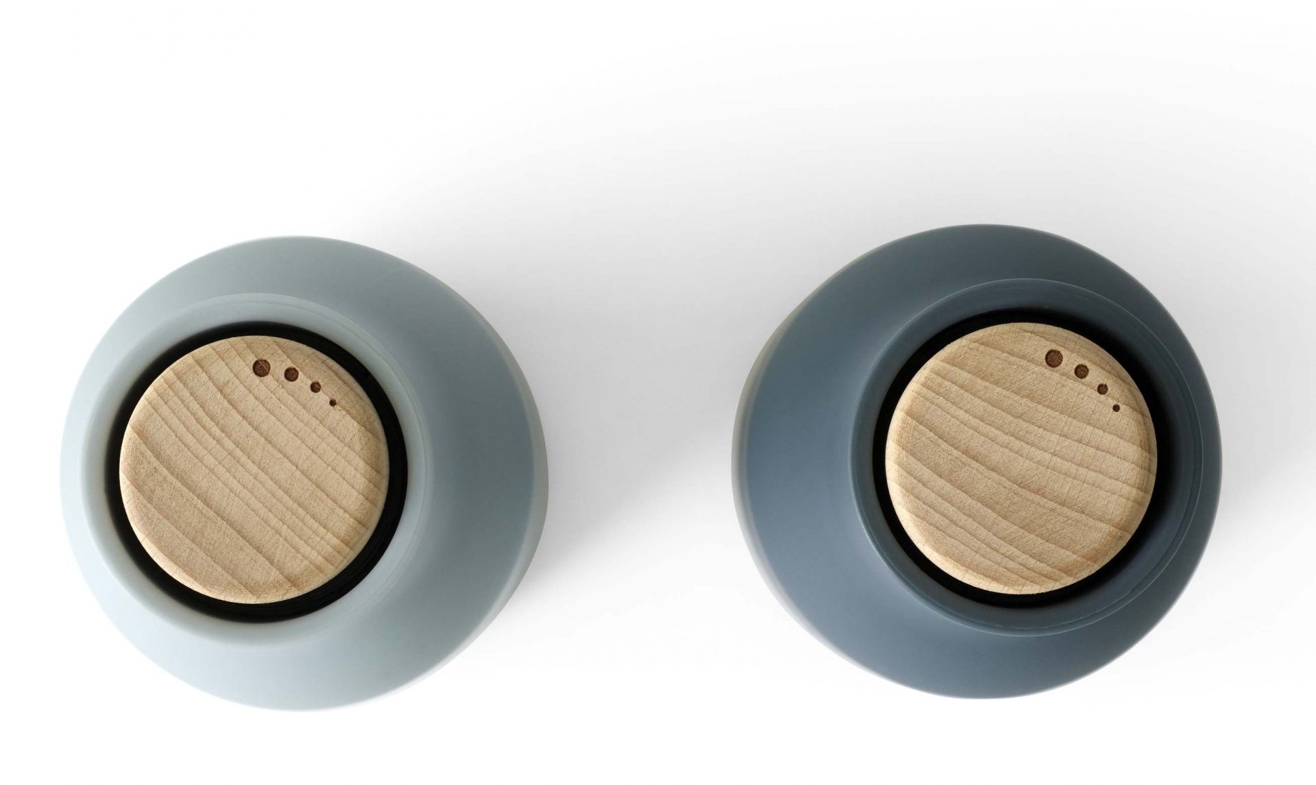 Audo Bottle Grinders, 2er Set, Eiche, Salz- und Pfeffermühle, modernes Küchendesign.