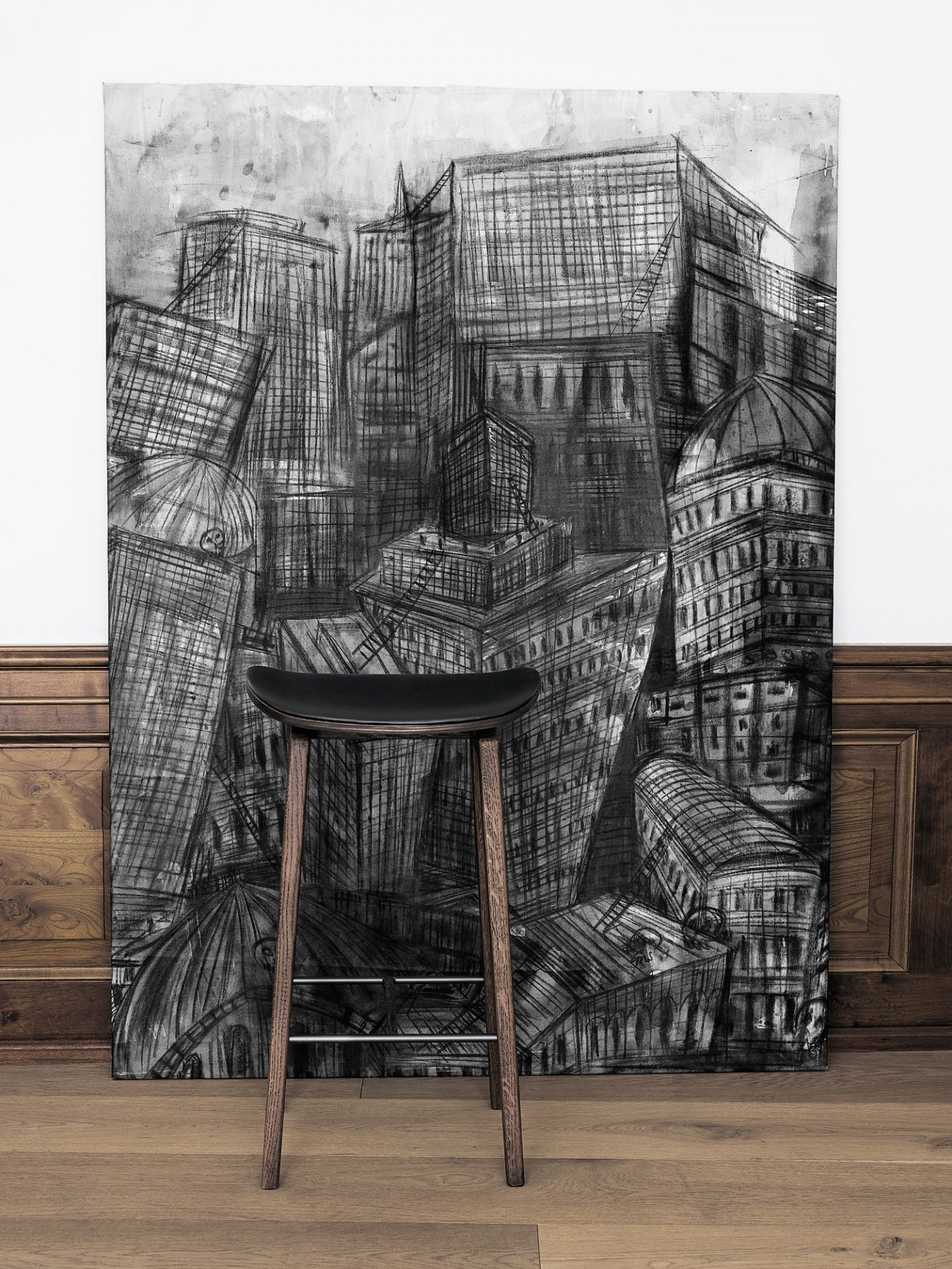 NY11 Barhocker von NORR11: Eiche natur mit schwarzem Leder, 75 cm hoch.