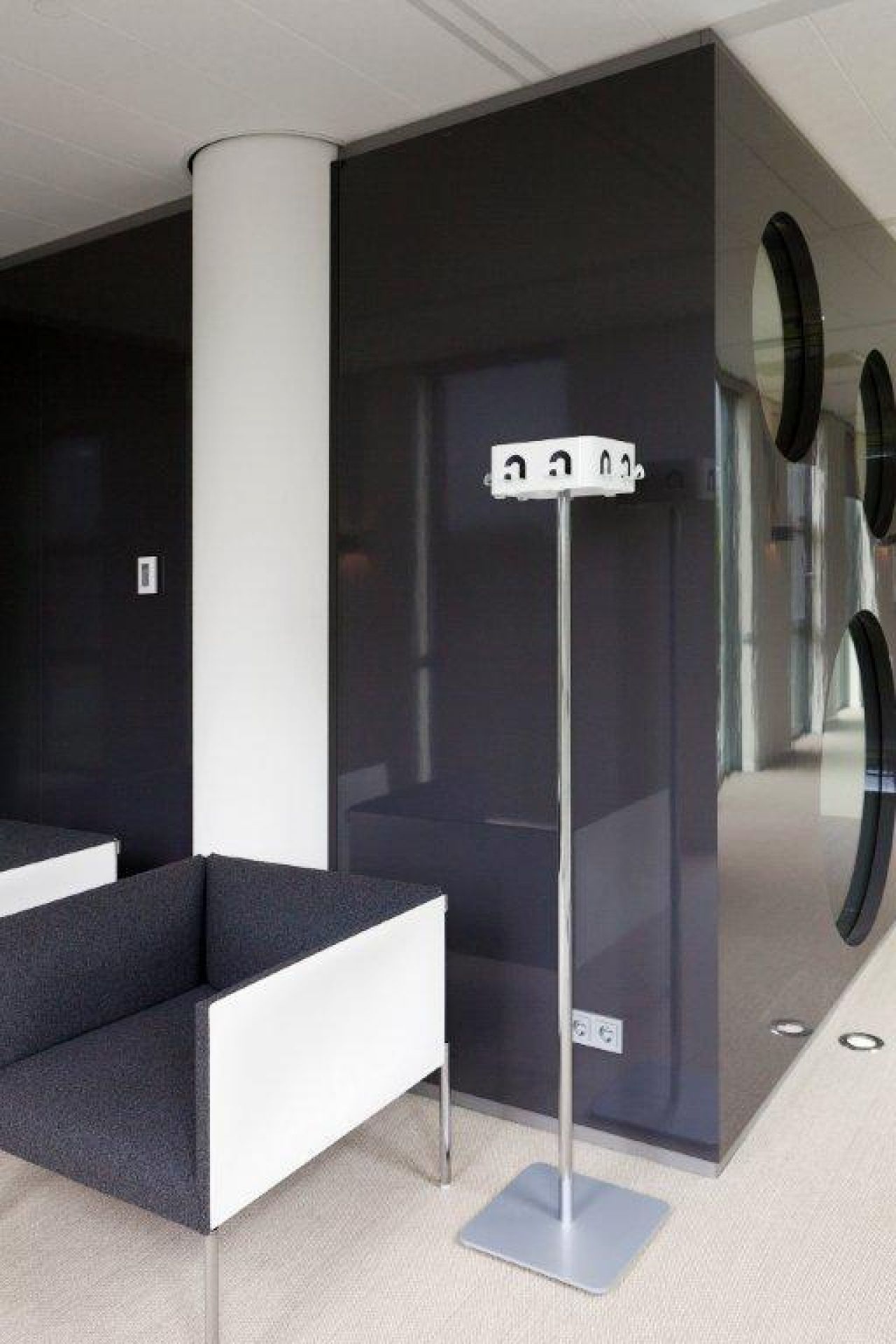 Flow Square Garderobenständer Cascando