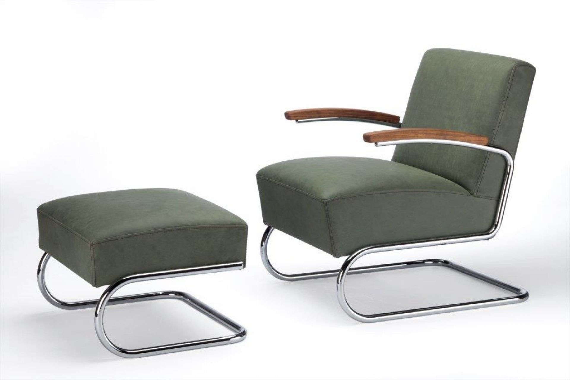 S 411 H Thonet Hocker aus Leder, olivgrün, mit Stahlrohrgestell und passendem Sessel.
