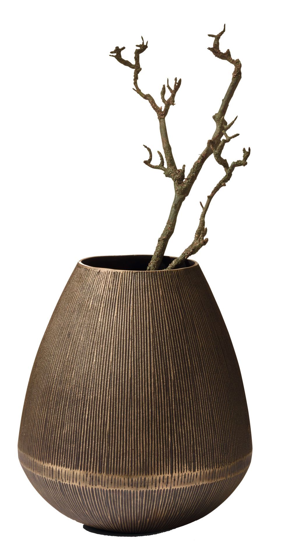 Nahaufnahme: Elegante Sarafina Vase von Philippi, bronzefarben mit vertikalen Rillen, inklusive dekorativem Zweig.