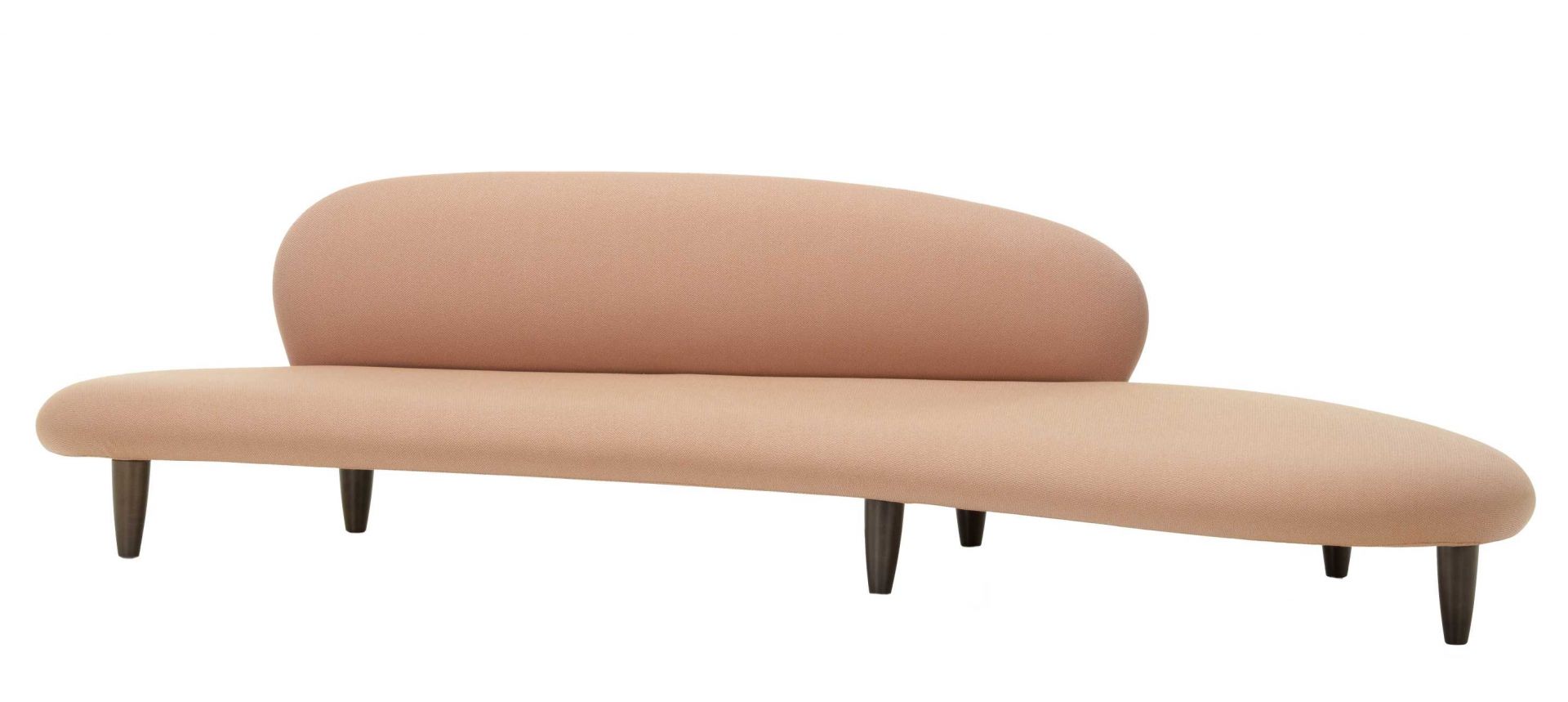 Beige Freeform Sofa von Vitra mit asymmetrischer Form und dunklen Holzbeinen.