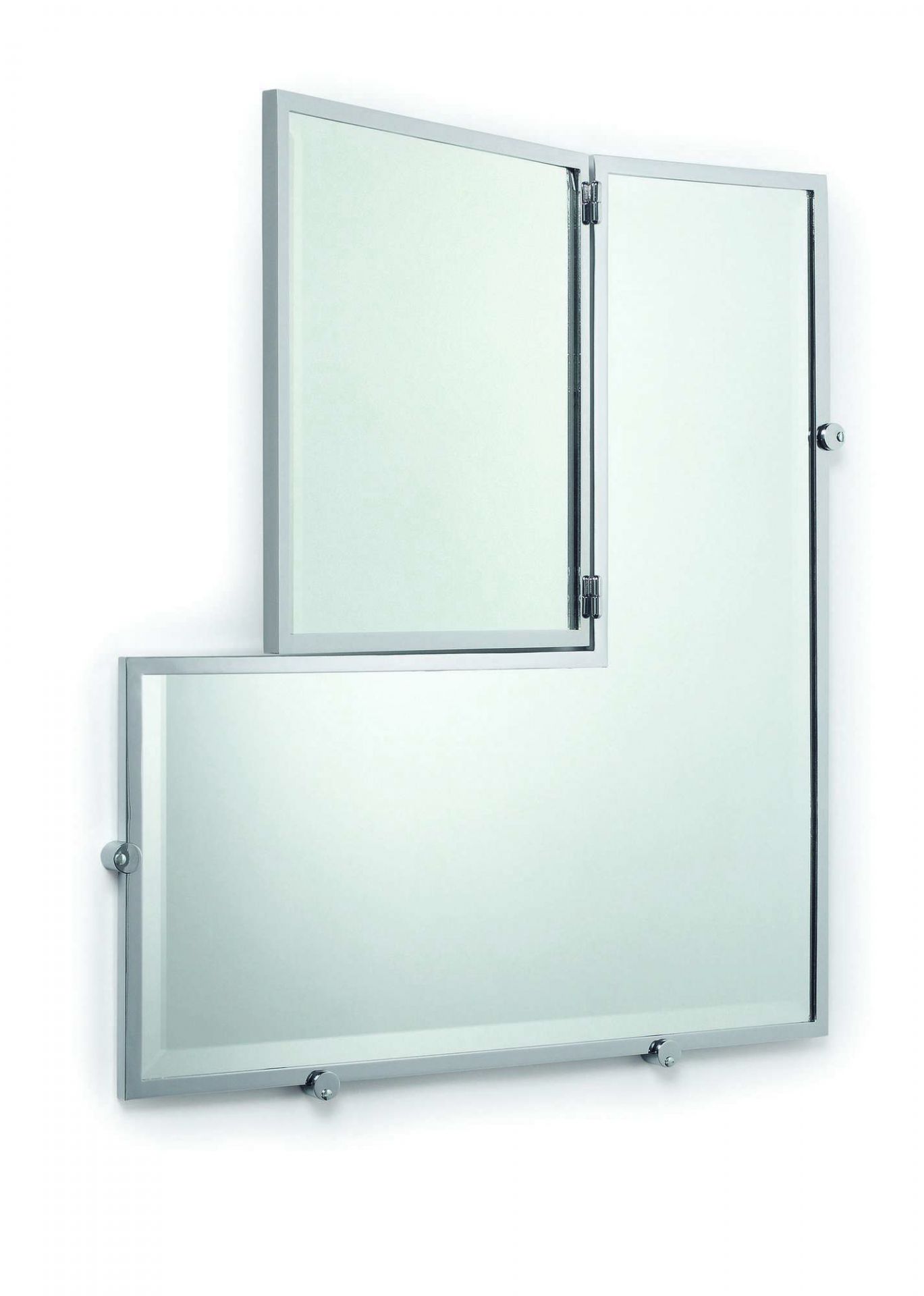 Castellar Wandspiegel von ClassiCon mit silbernem Rahmen und asymmetrischem Design für moderne Badezimmer.