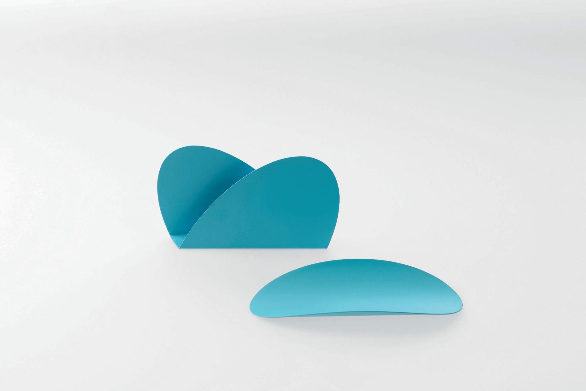 Blaues Ellipse Schreibtischset: Briefablage und Ablageschale für Bürobedarf und Schreibtischorganisation.