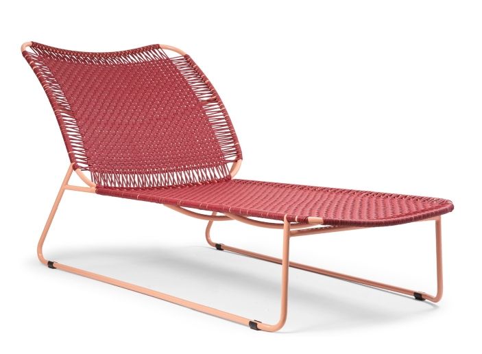 Rote Cielo Daybed Outdoor Liege von ames mit pinkfarbenem Gestell. Gartenmöbel für Terrasse.