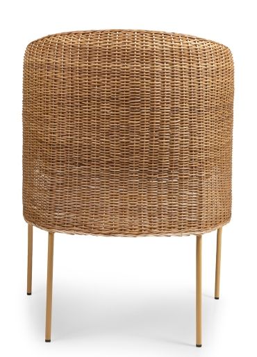 Caribe Stuhl: Outdoor Esszimmerstuhl aus Naturmaterial mit gelben Beinen, Frontansicht.