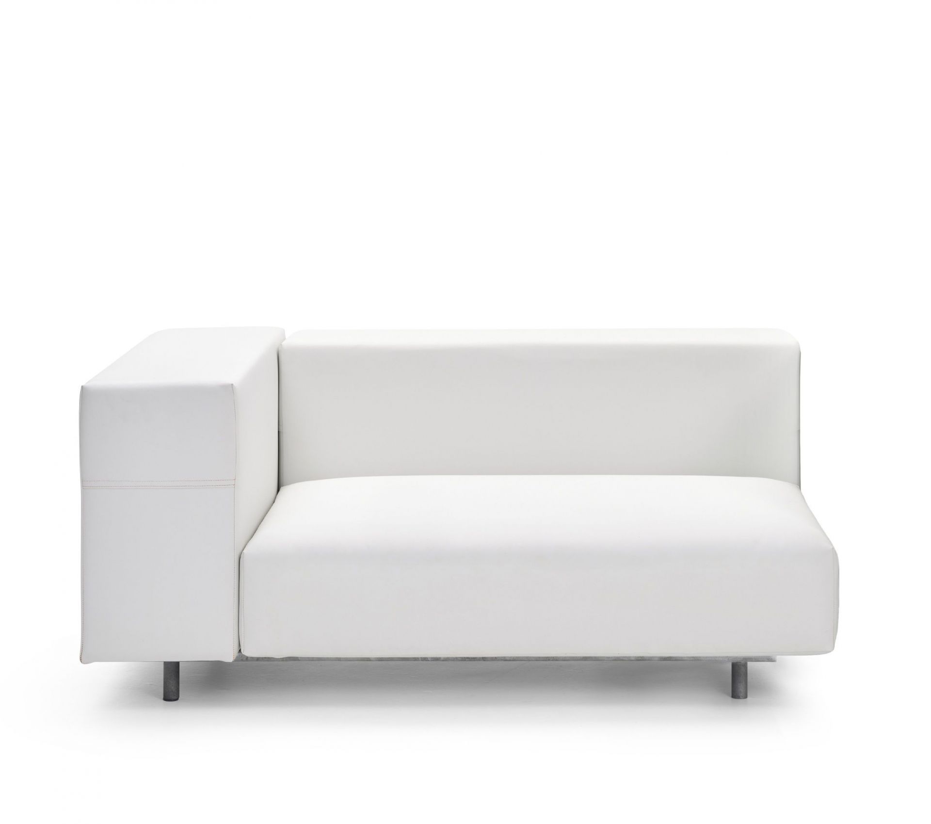 Walrus Outdoor Eckmodul von Extremis: Modernes, weißes Lounge Sofa für den Garten oder die Terrasse.