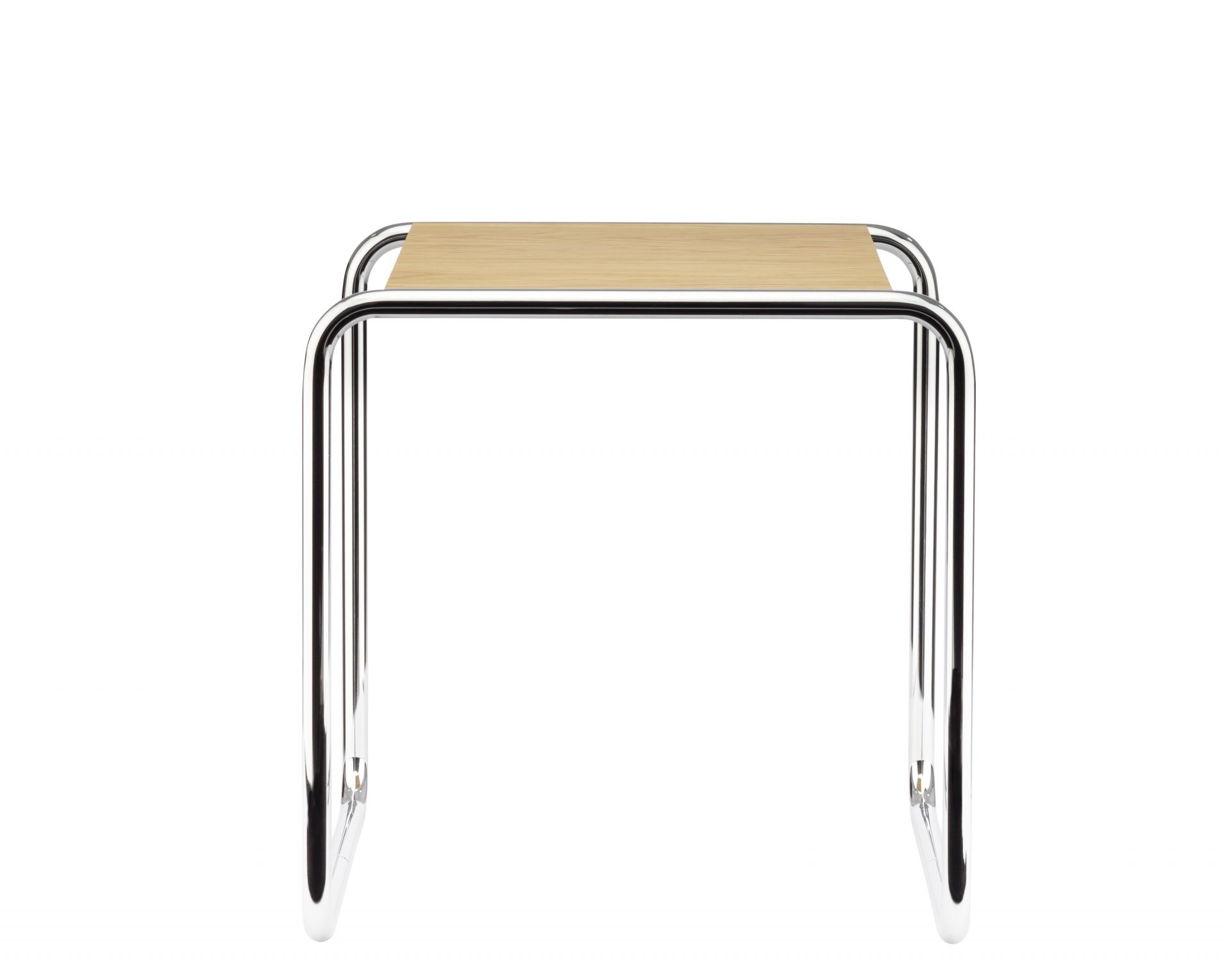 B 9 a Thonet Beistelltisch mit hellem Holztablett und verchromtem Stahlrohrgestell, Frontansicht.