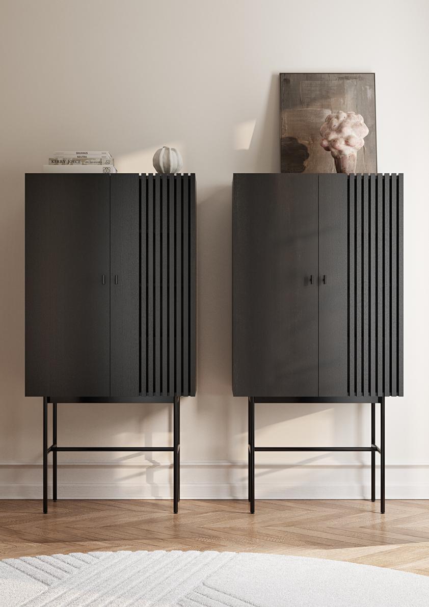 Weißer Kyoto Rug Teppich von Woud (210x340 cm) mit geometrischem Muster auf Holzboden.